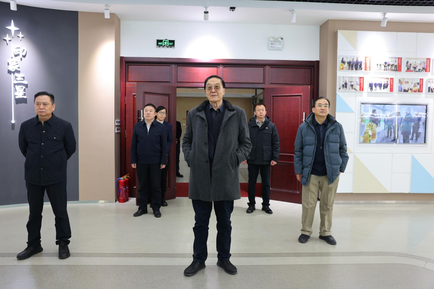 原衛(wèi)生部副部長、中國保健協(xié)會榮譽理事長張鳳樓一行來山東三星集團(tuán)調(diào)研指導(dǎo)